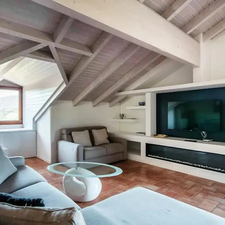 Apartman Mansarda Gentilino By Quokka 360 - Charming Attic Retreat In Nature *